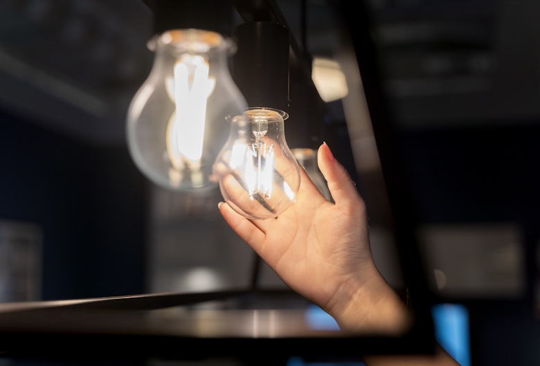 Butuh Pasokan Lampu Industri Philips untuk Pabrik di Jakarta? Ini Rekomendasinya
